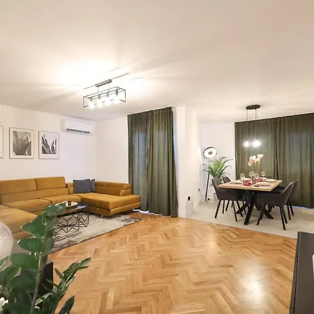 Zenith Oasis Apartament *